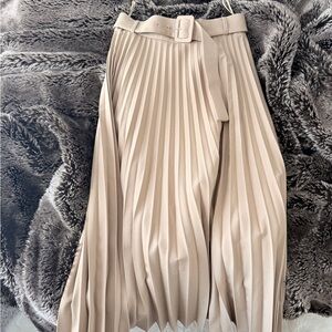 Zara Beige A-Line Pleated Skirt with Belt